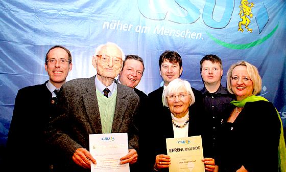 Treu bei der CSU: Hans Lindner, Emilie Härtel, Ingrid Kaps (vorne), Stefan Straßmair, Ernst Weidenbusch, Josef Wimmer jun. und Franz Braun.	Foto: CSU