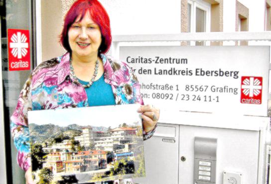 Die Caritas-Pflegedienstleiterin Gabriele Boxhammer unterstützt mit dem von ihr gegründeten Verein »Nepalimed Deutschland« eine Klinik in Dhulikhel. 	F. oh
