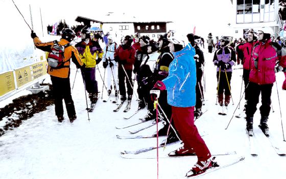 »Da gehts lang!« 20 Teilnehmer vergnügten sich im Zillertaler Schnee.	Foto: SVD