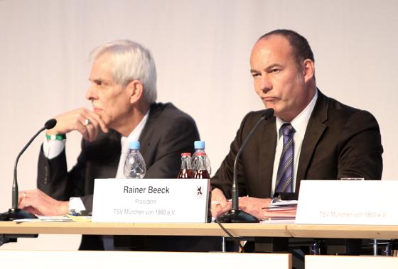 Wachablösung: Rainer Beeck (rechts) geht  Dieter Schneider (links) übernimmt. Foto: A. Wild