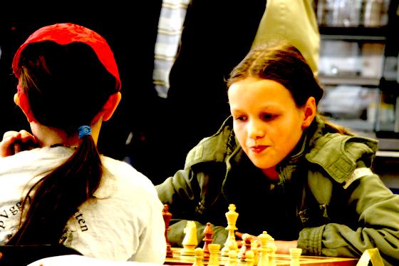 Bei der Bayerischen Meisterschaft im Schach für Mädchen kam die Vaterstettener U14 auf Platz fünf.	Foto: VA