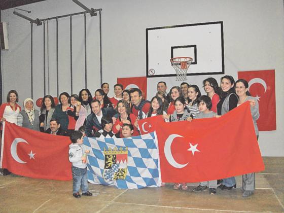 Zahlreiche türkische Helfer machten den Ländersonntag zu einem echten Erlebnis. Foto: VA