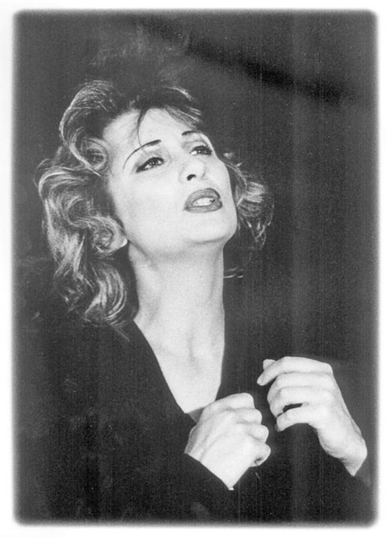 Carmen Dorothé Moll in Piaf-Pose: »Non rien de rien, non je ne regrette rien...«  Foto: Privat