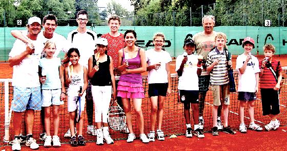Interessierte zum Infoabend der Tennisabteilung des TSV Milbertshofen eingeladen. 	Foto: Verein