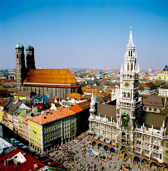 Leg den Schalter um! ist das Motto von Earth Hour 2011: In München werden für eine Stunde unter anderem Frauenkirche und Neues Rathaus im Dunkeln sein. Fotos: WWF, Christl Reiter/FVA