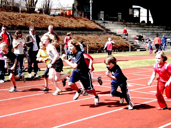Auch die Kleinen beteiligen sich mit viel Ehrgeiz und Freude am Laufwettbewerb.	Foto: privat