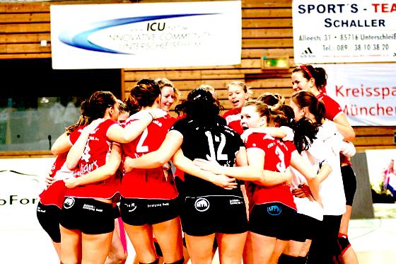 Gemeinsam haben die Volleyballerinnen um den Zweitligatitel gekämpft, selbst als es nicht mehr um den Aufstieg ging.	Foto: SV Lohhof