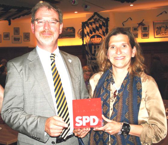 Bei der Ortsvereinsversammlung: Julia Schönfeld und Alexander Reissl. 	Foto: ws