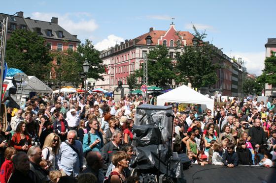 Alljährlicher Höhepunkt der Glockenbachfeiern: Das Gärtnerplatzfest. Foto: VA