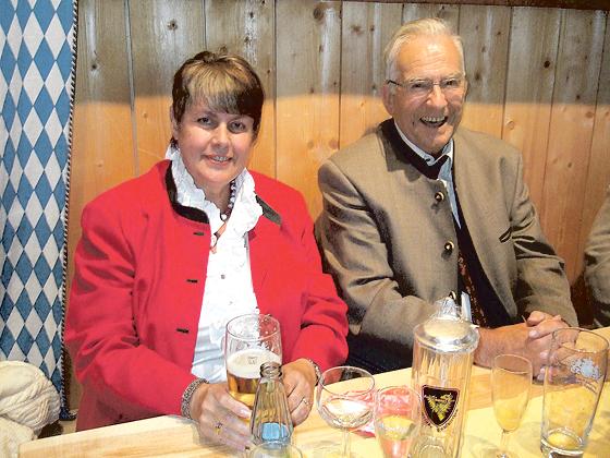 Vorsitzende Angelika Steidle und das frisch gebackene Ehrenmitglied Ernst Kistler. Foto: Pietsch