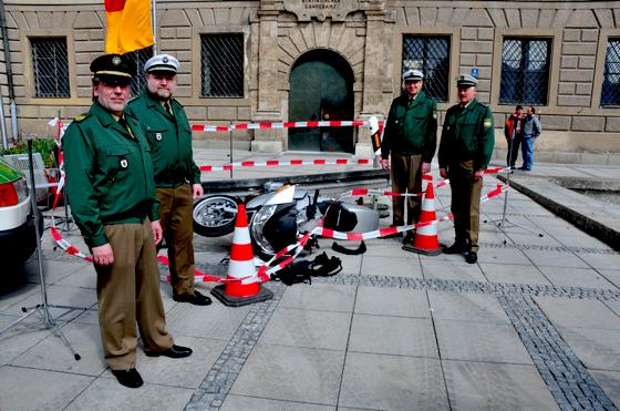 Die Hälfte der Unfälle mit motorisierten Zweiradfahrern wird von ihnen selbst verursacht, so die Münchner Verkehrspolizei. Foto: Polizei
