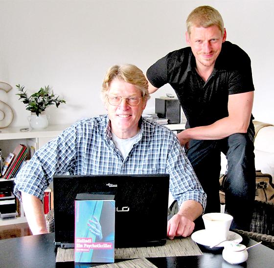 Gemeinsam arbeiten die beiden Freunde, Autor Ernst Kleemann (l.) und Schauspieler Martin Gruber (r.) am liebsten. 	Foto: Woschée