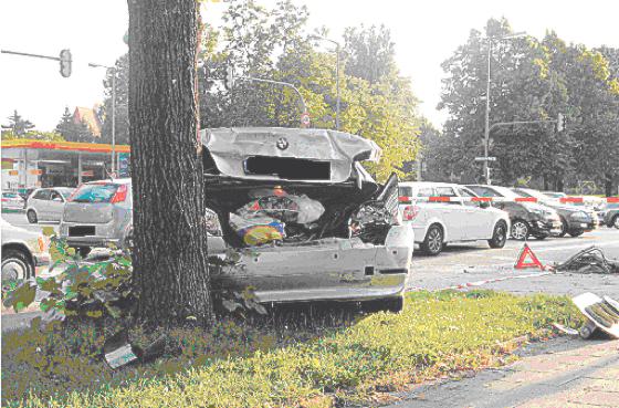 Sachschäden von über 57.000 Euro verursacht der rumänische Lkw-Fahrer. 	Foto: Polizei München