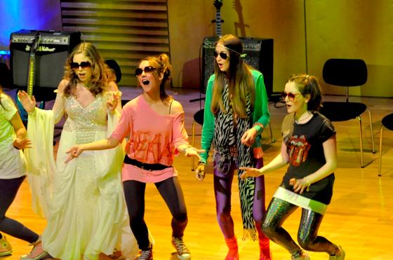 Mit zwei Musical-Aufführungen verwöhnt die  Musikschule Liebhaber flotter Melodien.	Foto: VA