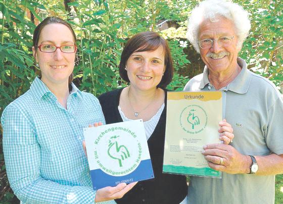 Das Umweltteam v. l.: Constanze Wegener, Chrysoula Tzatzana und Ernst Löw.	Foto: Privat