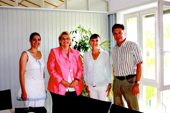 Susanne Schroeder (Dritte von links), stellte sich der Bürgermeisterin vor. Dabei waren Tanja Kreis und Thomas Kroll vom AWO-Kreisverband.	Foto: VA