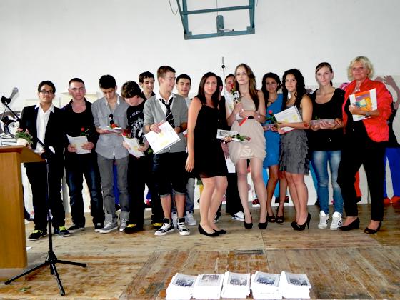 Die Hauptschüler der Simmernschule haben ihre Abschlusszeugnisse erhalten. 	Foto: Schule