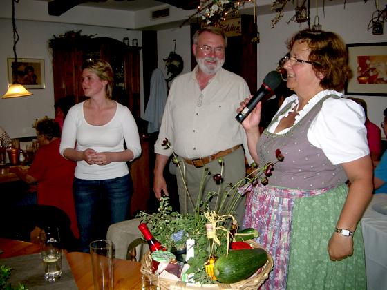 Mitte Juli waren »Papa Huber« und seine Tochter bei den Kirchseeoner Gartlern zu Gast. Demnächst fährt der Verein nach Ramersdorf.  	Foto: Verein