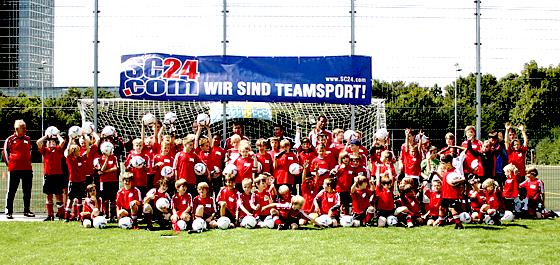 Vier Tage hatten die Nachwuchskicker im »Länderturnier« und beim Training viel Spaß. 	Foto: FC