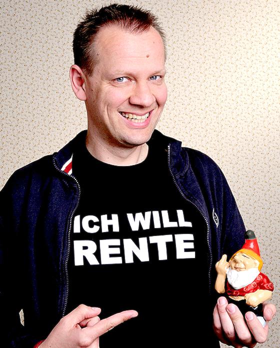 Thomas Schreckenberger klärt kabarettistisch über das Schicksal, Deutscher zu sein, auf.	Foto: VA