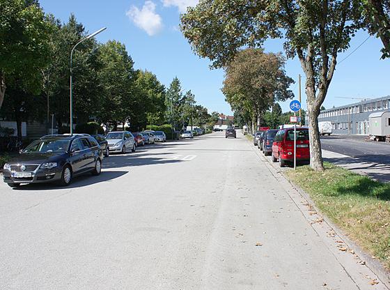 Die Parkbuchten entlang des Prof.-Angermair-Rings werden zu Bushaltestellen umfunktioniert. Foto: VA