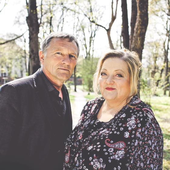 Sterbelieder fürs Leben geben am 23. November Josef Brustmann und Marianne Sägebrecht zum Besten.	Foto: VA