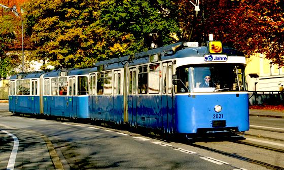 Mit so einer Tram geht es am Wochenende auf Entdeckungsfahrt in die neuere Münchner Geschichte. Foto: MVG, Wolfgang Wellige