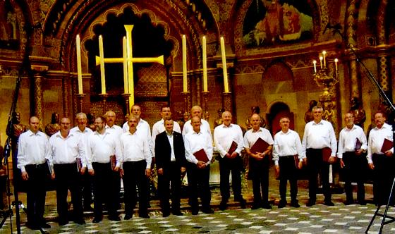 Der Münchner Männerchor sang im September im Straßburger Münster. 	Foto: VA