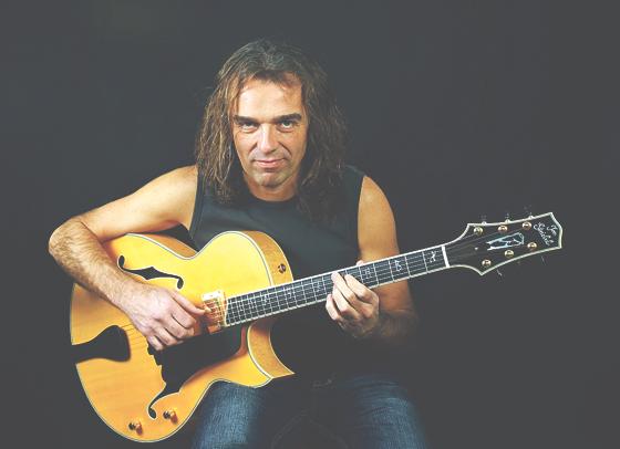 Auch Peter Autschbach hat bei der Acoustic Guitar Night einen Auftritt.	Foto: Peter Striebel