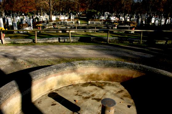 Ein Millionenbetrag wäre nötig, um die Kaskaden im Ostfriedhof zu retten. 	Foto: Hettich