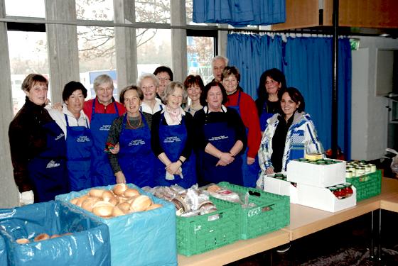 Die ehrenamtlichen Mitarbeiter des Caritas-Zentrums Schleißheim/Garching.  	Foto: VA
