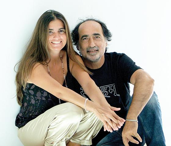 Die Schweizerin Satyaa und der Grieche Pari finden in indischer Musik Erfüllung. Foto: VA