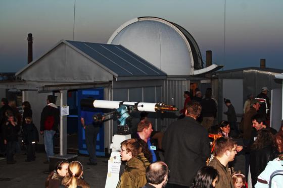 Die Volkssternwarte öffnet zur Mondfinsternis die Beobachtungsplattform.	Foto: Volkssternwarte