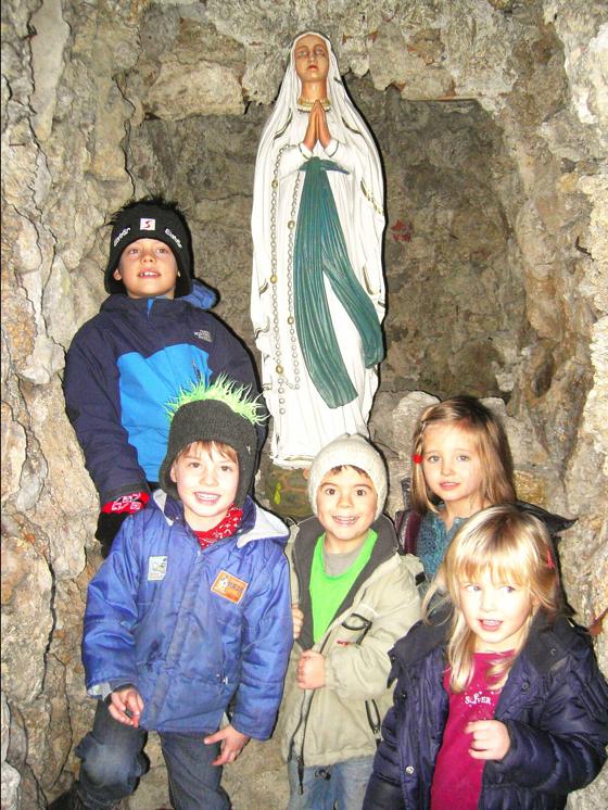 Die renovierte Lourdes-Grotte im Garten des Kindergartens Maria Stern an der Griesstraße.	Foto: Privat