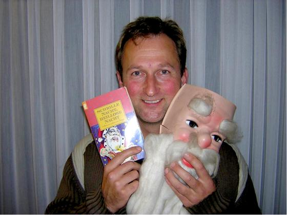 Werner Gerl liest in seiner Weihnachtslesung ausgesuchte Texte deutscher Satiriker.	Foto: Zapf