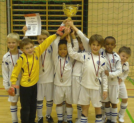 Die F2-Jugend des FC Phönix belegte mit Begeisterung und stolz den ersten Platz. Foto: Privat