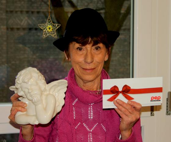 Seit mehr als acht Jahren ist Sissy Maier die gute Seele des St.-Josef-Heims. Als Auszeichnung für ihr Engagement bekam sie jetzt vom »Haidhausener Anzeiger« eine Engelsfigur und einen Einkaufsgutschein überreicht.	Foto: js