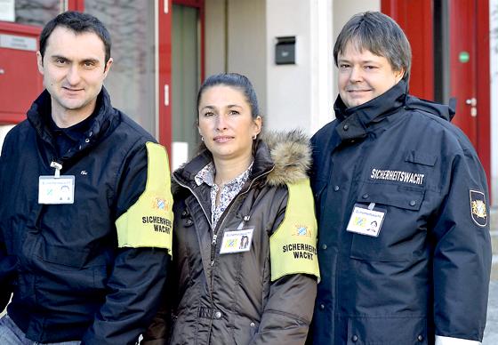 Sorgen ab sofort für mehr Sicherheit in Taufkirchen: (v. l.) Ivica Jerbic, Chrisanthi Passou und Thomas Handschuch.	Foto: Schunk