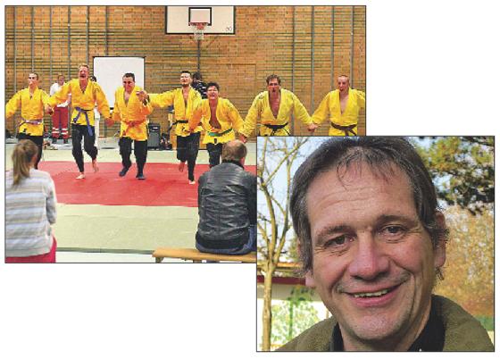 Die gemischte Judo-Mannschaft Harteck III ist stolz  nach einem erfolgreichen Kampf. Alwin Brenner wurde vom Deutschen Judo-Bund geehrt. 	Foto: VA