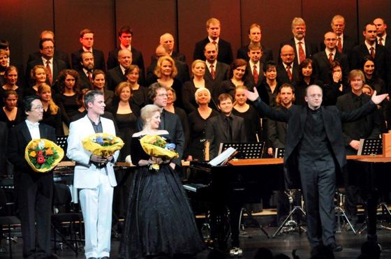 Preiswürdig: der Münchener Bach-Chor bei einer  Carmina Burana-Aufführung.	Foto: Ulla Baumgart