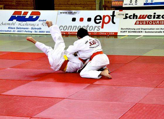 Die jugendlichen Milbertshofener Judoka beim Peitinger Spitzbuben-Turnier.	Foto: Verein