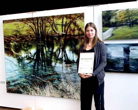 Susanne Kiesewetter bekam den Publikumspreis für ihr Kunstwerk verliehen.	Foto: Privat