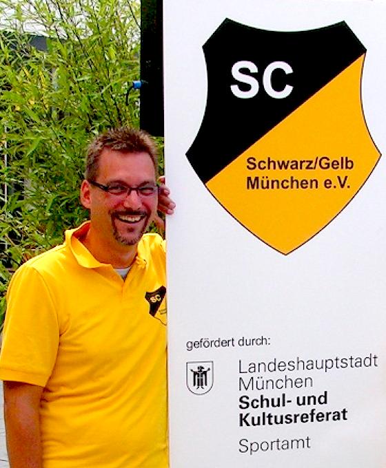 Der Vorsitzende des SC Schwarz/Gelb München, Gronenwald, wurde wiedergewählt.	Foto: VA