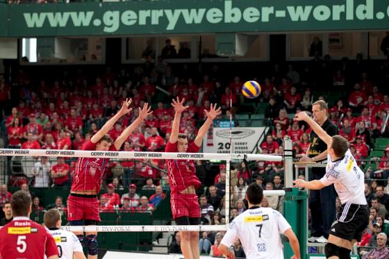 Die Volleyballer von Generali Haching möchten mit den Fans im Rücken Deutscher Meister werden. 	Foto: Generali Haching