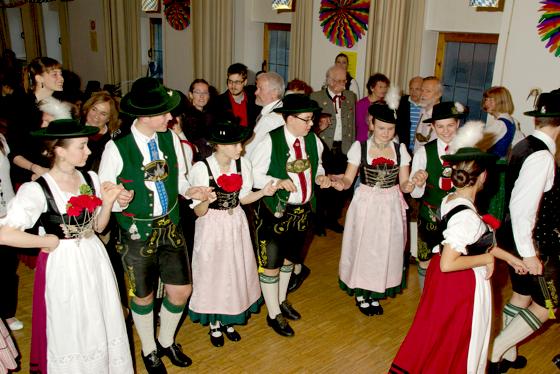 Bayerisch und türkisch getanzt und gefeiert wird am 4. Mai im Gemeindesaal von Sankt Matthäus am Sendlinger Tor.	Foto: scy/privat