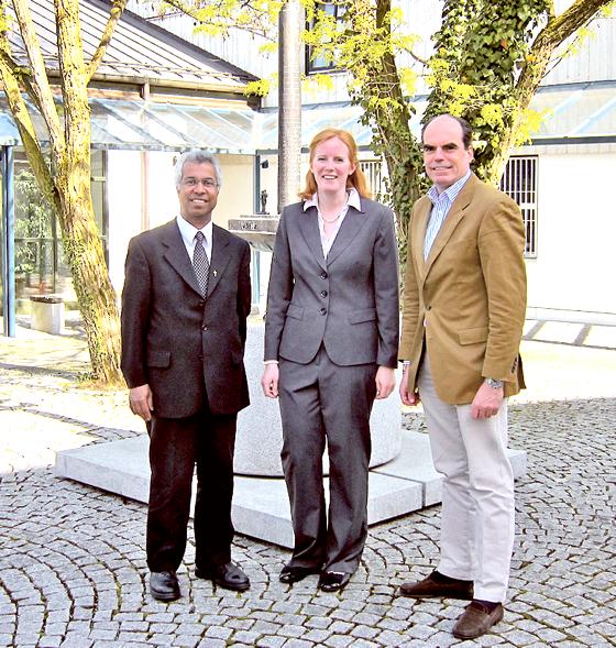 Freuen sich auf die offizielle Gründung des Pfarrverbandes: Joseph Pandiappallil,  Veronika Feicht und Dr. Stephan Zimmermann.	Foto: Privat
