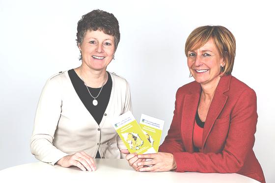 Barbara Spachmann-Bückers (l.) und Anja Pondorf helfen Eltern mit Kleinkindern.	Foto: VA
