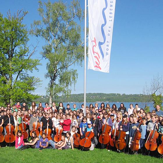 Eine Schule musiziert: Beim Sommerkonzert des Kirchseeoner Gymnasiums bieten sehr viele Schüler ein fulminantes Orchesterspektakel. Foto: VA