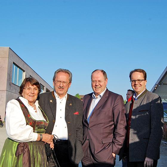 Christian Ude mit Gattin Edith von Welser-Ude, Peer Steinbrück, Markus Rinderspacher. Foto: Privat