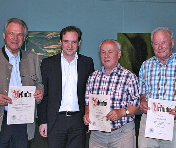 Hermann Memmel, Vereinsvorsitzender, Ingo Mittermaier, Rudi Hölzl, Josef Ruppert (v. li.). Foto: Privat